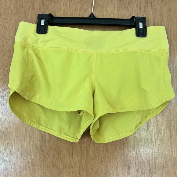Gently worn Lululemon shorts size 8 small discolored spot on top front - Picture 2 of 3